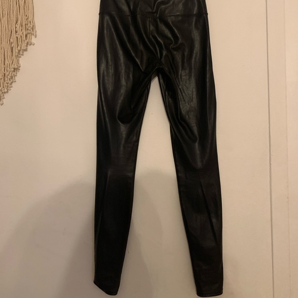 Aritzia DARIA vegan leather legging - full length - Picture 4 of 7